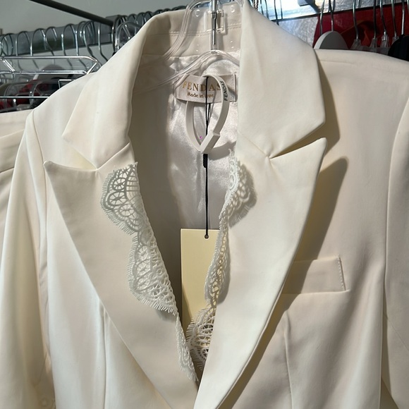 FENDAS White Pantsuit w Lace Design Trim 34/XS - Picture 8 of 16